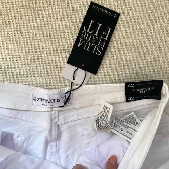 Boohoo Stradivarius lace up flare jean in white - Picture 6 of 8